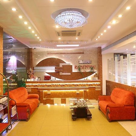 Taj Inn Hotel Агра Екстериор снимка