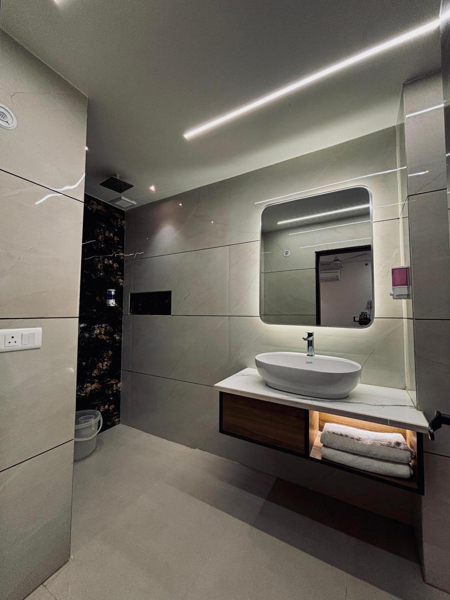 Taj Inn Hotel Агра Екстериор снимка
