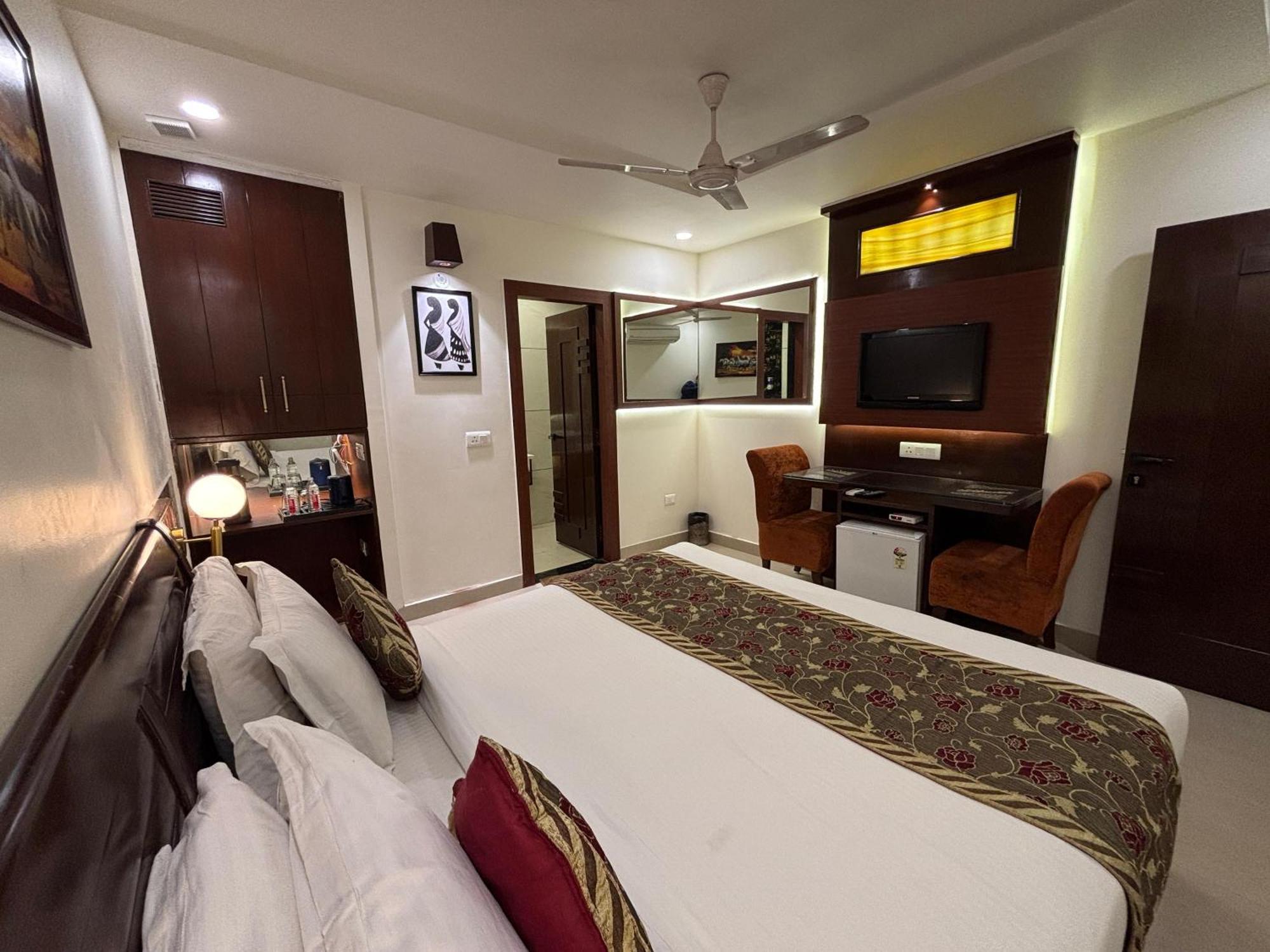 Taj Inn Hotel Агра Екстериор снимка