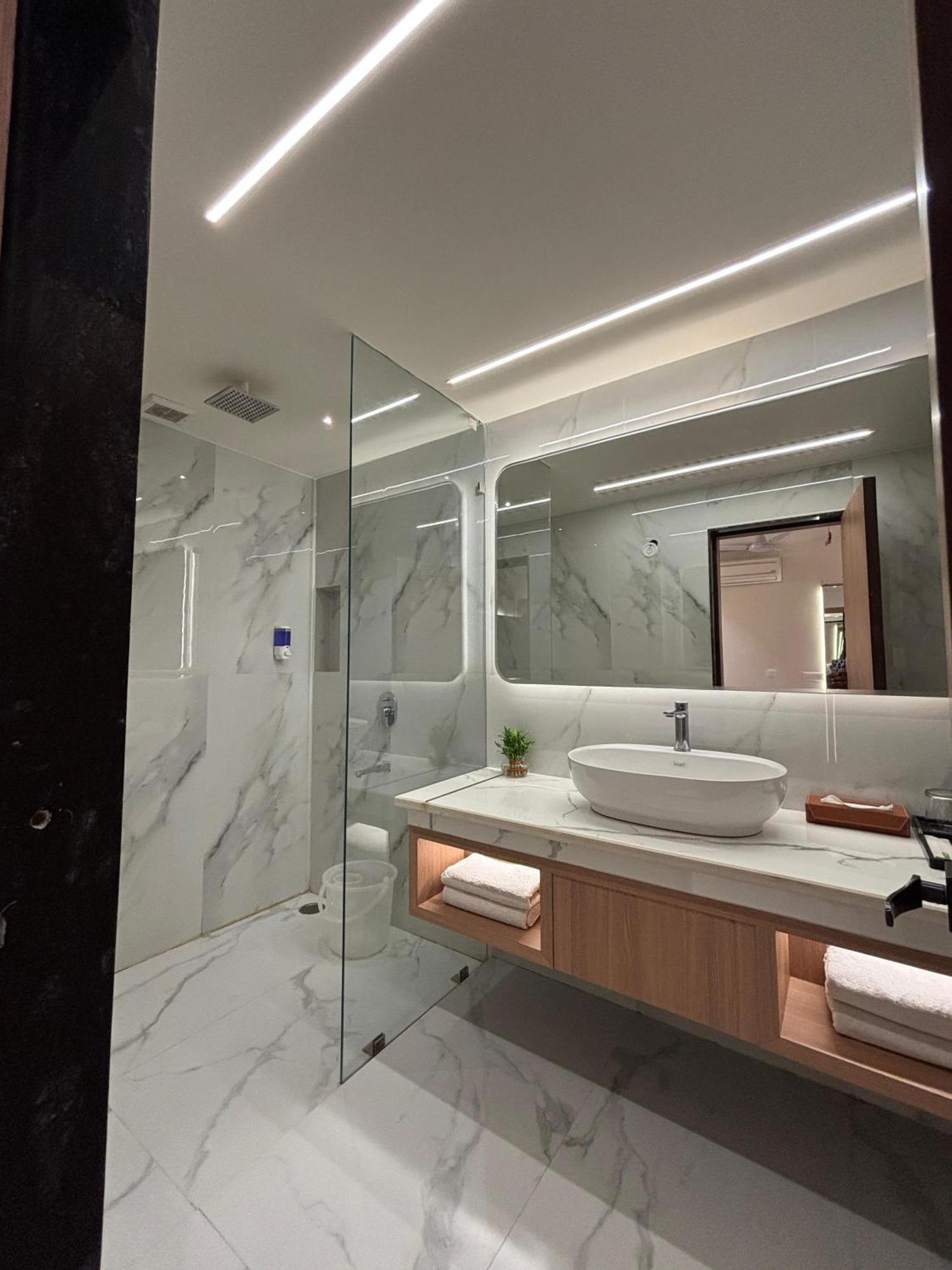 Taj Inn Hotel Агра Екстериор снимка