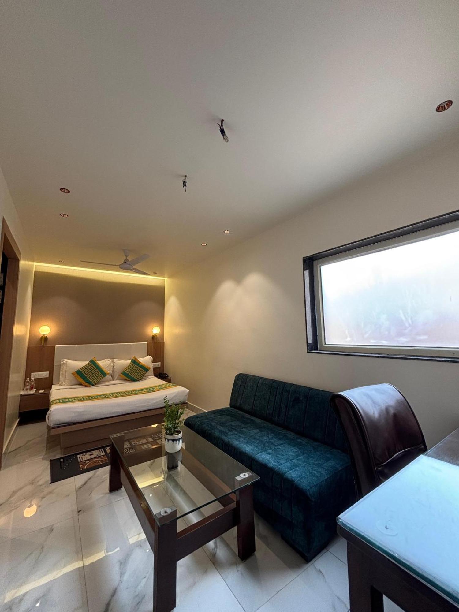 Taj Inn Hotel Агра Екстериор снимка