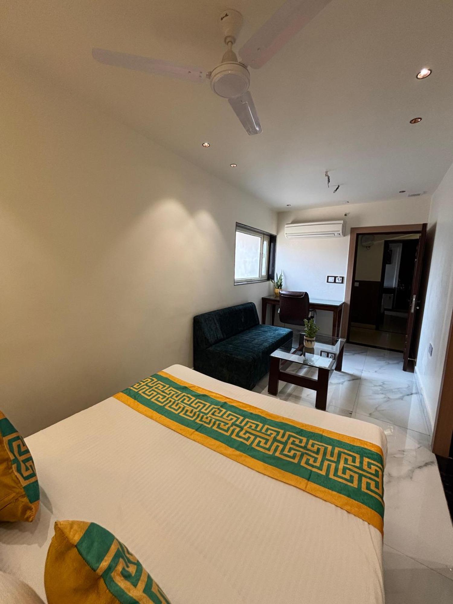 Taj Inn Hotel Агра Екстериор снимка