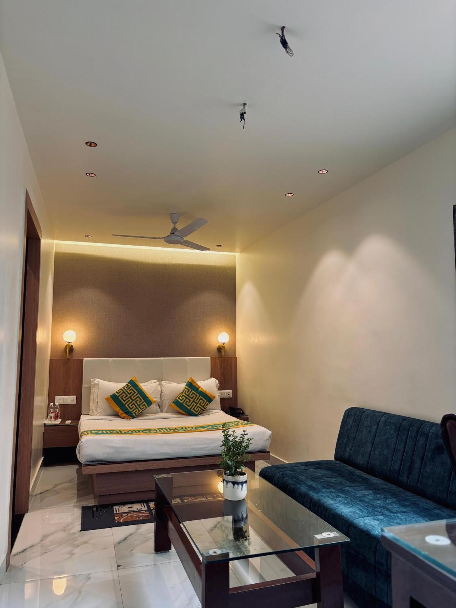Taj Inn Hotel Агра Екстериор снимка