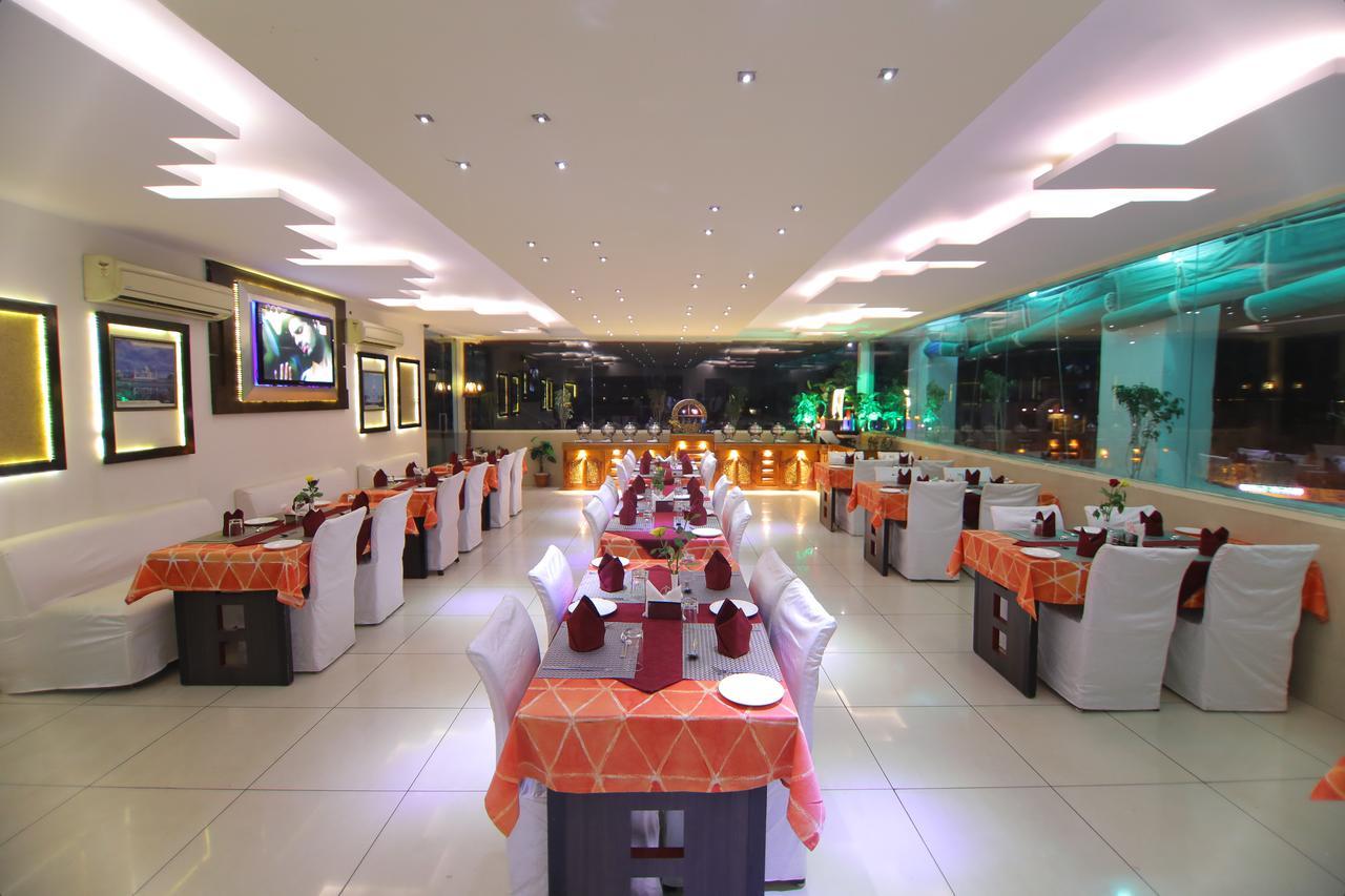 Taj Inn Hotel Агра Екстериор снимка